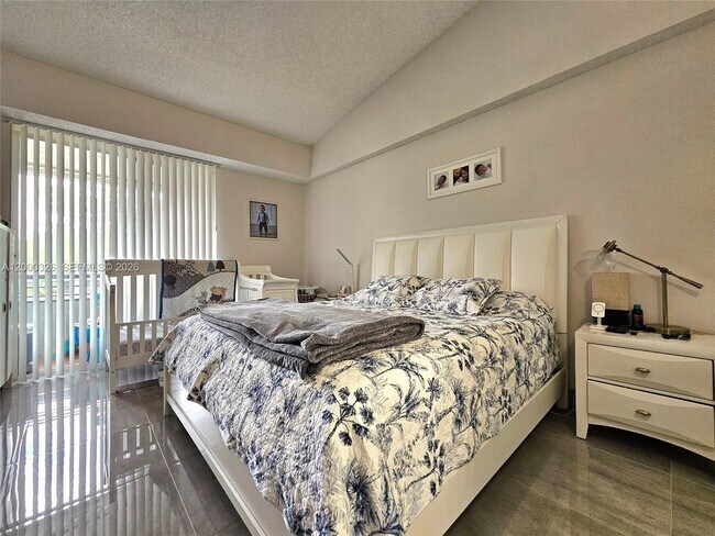 Building Photo - 841 Lyons Rd