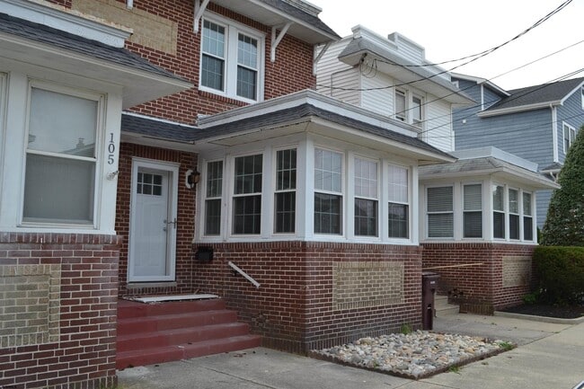 Primary Photo - 103 N Harvard Ave