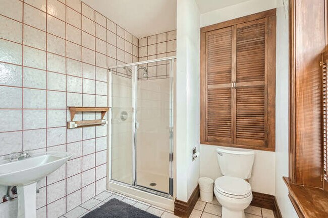 020-013-2nd Floor Primary Bathroom-666x444-72dpi - 3247 W 19th Ave