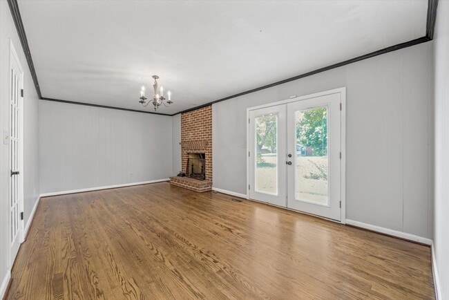 Building Photo - 600 Gale Ln