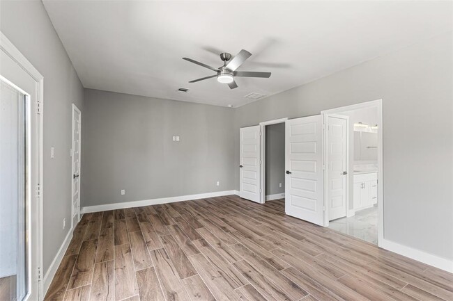 Building Photo - 5510 Pershing St