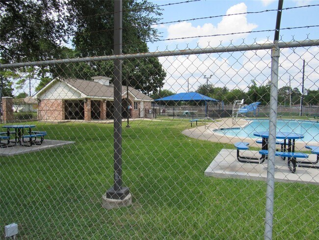 Building Photo - 7623 Silver Cloud Ln