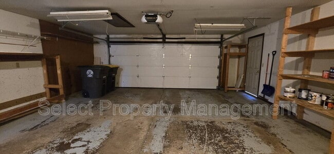 Building Photo - 6208 Landmark Dr