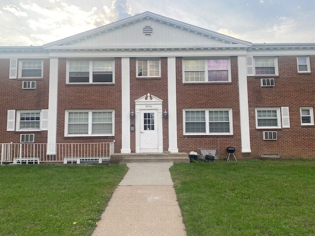 Building Photo - 8936 Newton Ave S