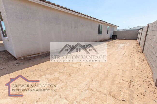 Building Photo - 2028 E Brooklyn Dr