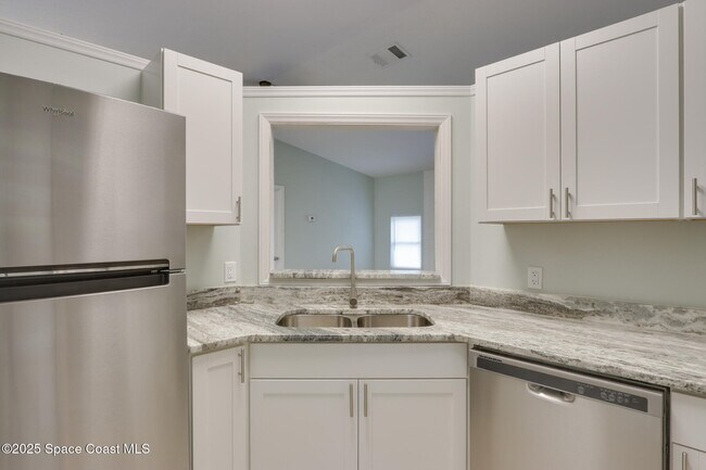 Building Photo - 1198 Altamira St NW