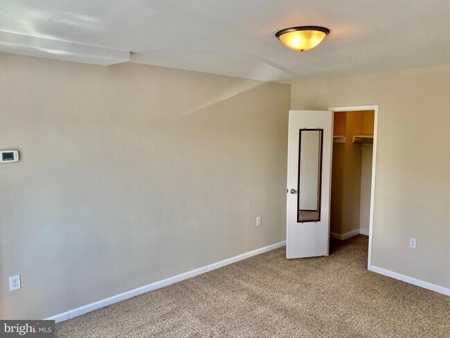 Building Photo - 1300 S Arlington Ridge Rd