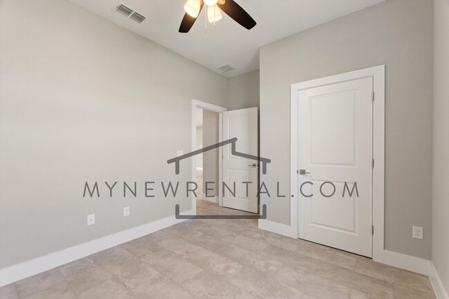 Building Photo - 2289 Logsdon St