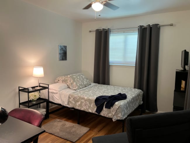 Building Photo - 110 Paradise Valley Dr