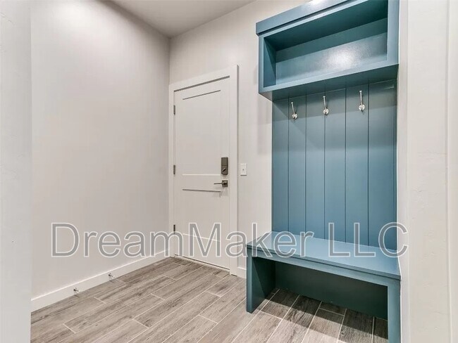 Building Photo - 2815 Clifton Ter