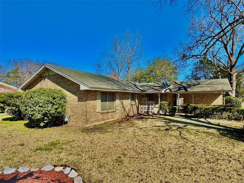 Building Photo - 761 Forestdale Dr