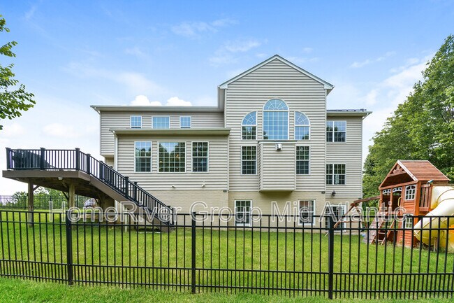 Building Photo - 6804 Osborne Hill Dr