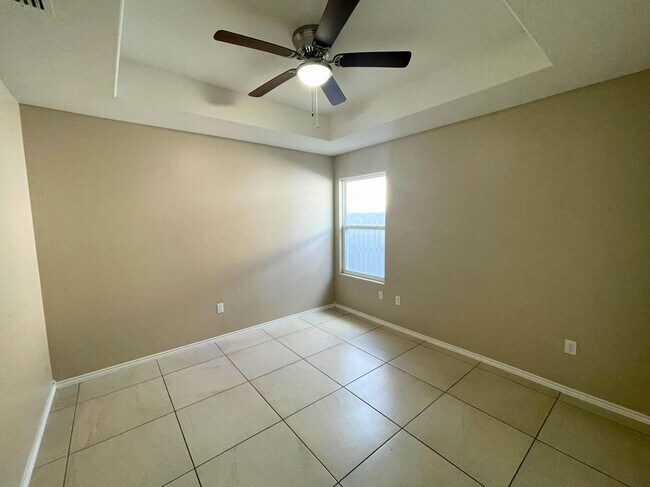 Building Photo - 5306 Hacienda Ln