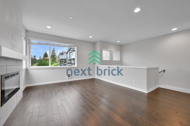 Building Photo - Spacious 3-Bed Townhouse Retreat in Bothell – 1928 Sq Ft of Comfortable Living!