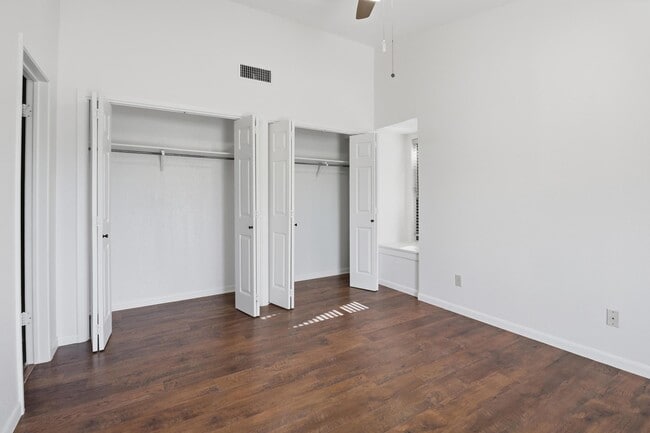 Building Photo - 100 Bay Point Dr