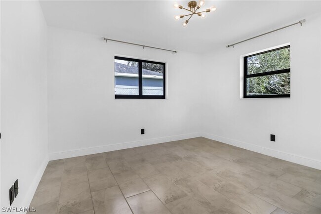 Building Photo - 18659 Sarasota Rd