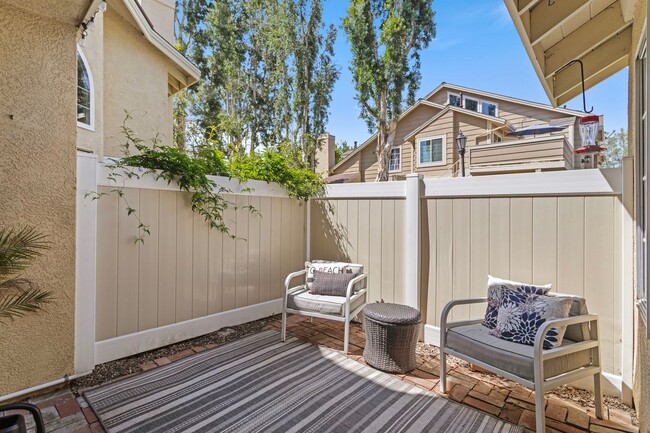 Building Photo - 26481 Olivewood
