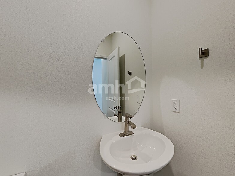 Building Photo - 331 Cape Seville Pl