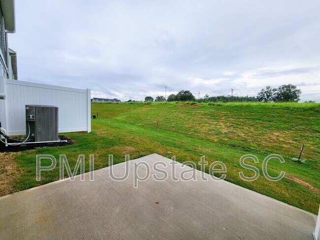 Building Photo - 1283 Westgate Vlg Dr