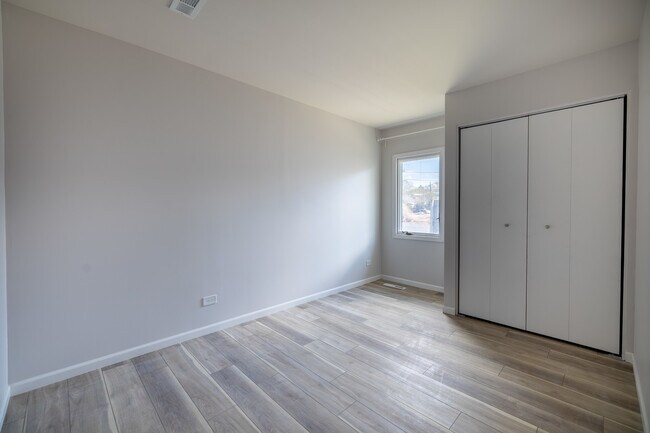 Building Photo - 4231 Belle Aire Ln