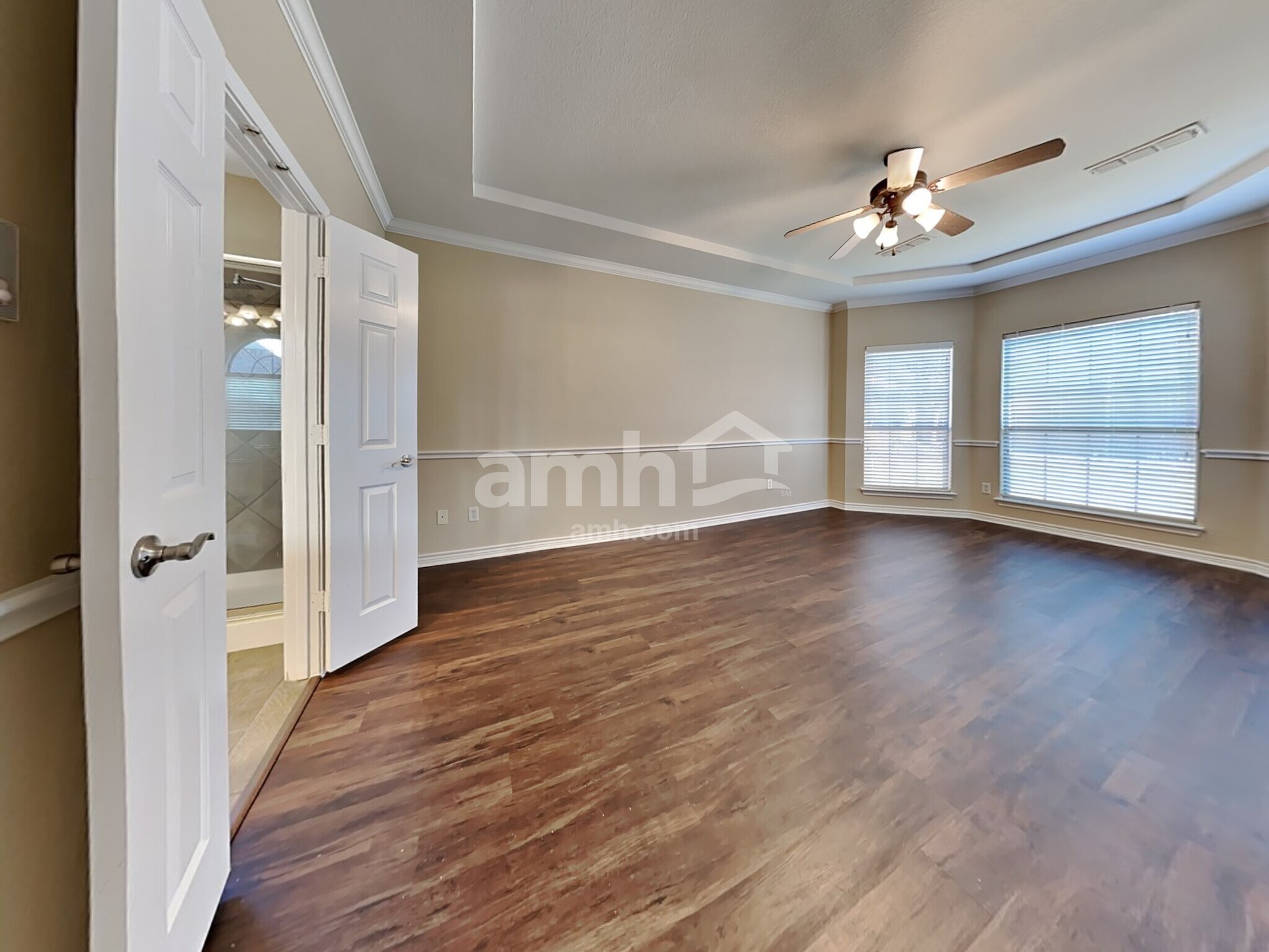 Building Photo - 404 Roundrock Ln