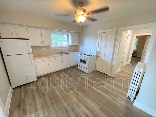 Building Photo - 1213 Texas Ave