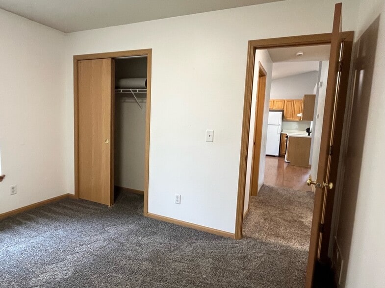 Building Photo - 5315 Garden Plain Ave