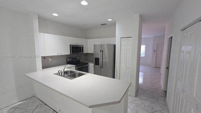 Building Photo - 5791 NW 116th Ave
