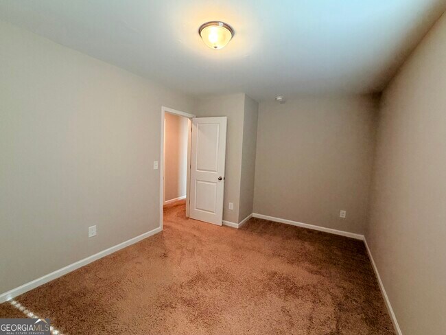 Building Photo - 301 Pescara Ct