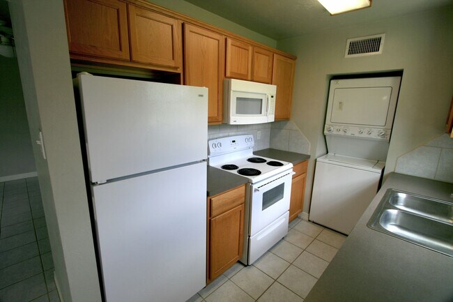 Building Photo - 4402 Boyett St