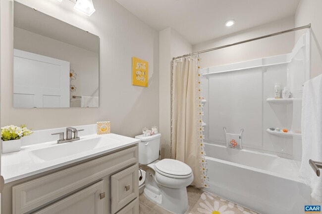 Building Photo - 34 GUNNISON Dr