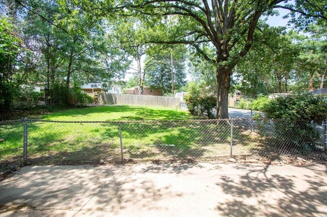 Building Photo - 7400 L St