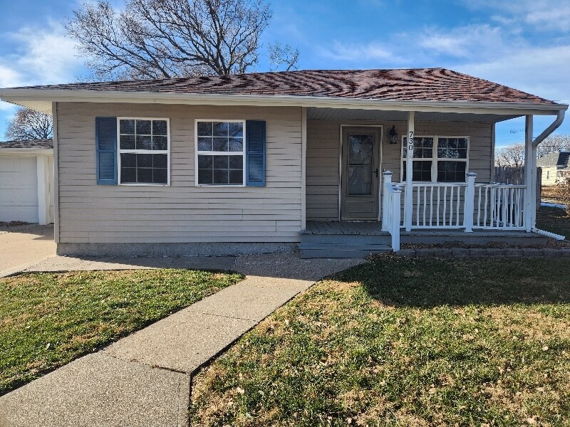 Building Photo - 730 S Chicago Ave