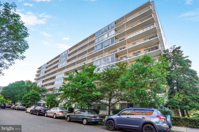 Building Photo - 730 24th St NW