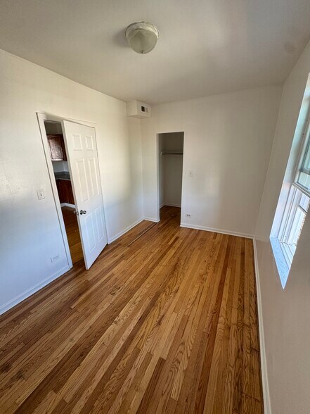 Building Photo - 4251 W Haddon Ave