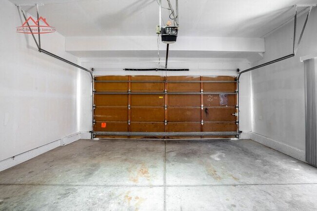 Building Photo - 6497 Hirabayashi Dr