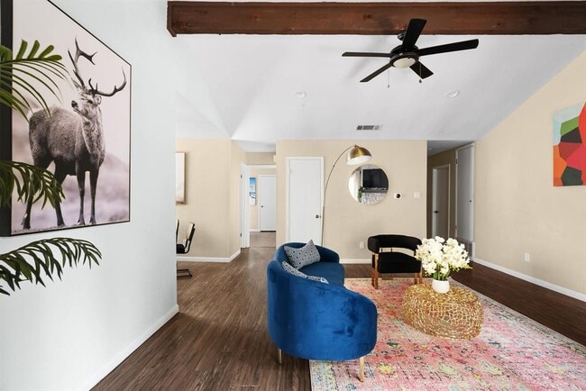 Building Photo - 2320 Montclaire St