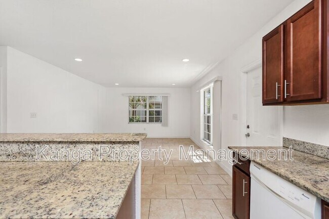 Building Photo - 3525 NW 114th Ln
