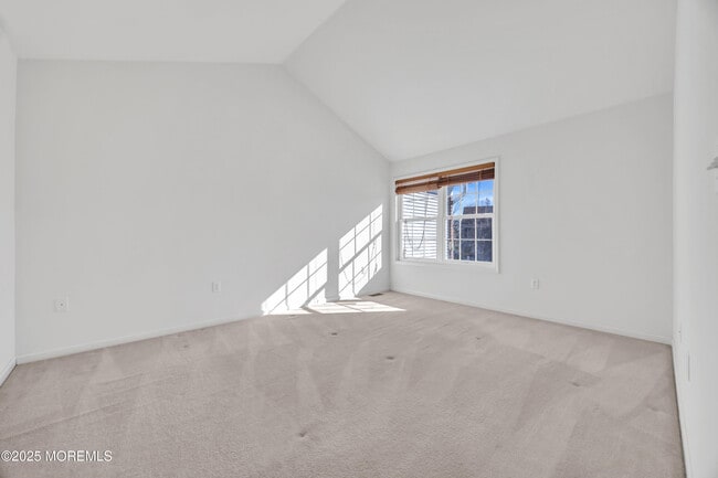 Building Photo - 82 Demarest Dr