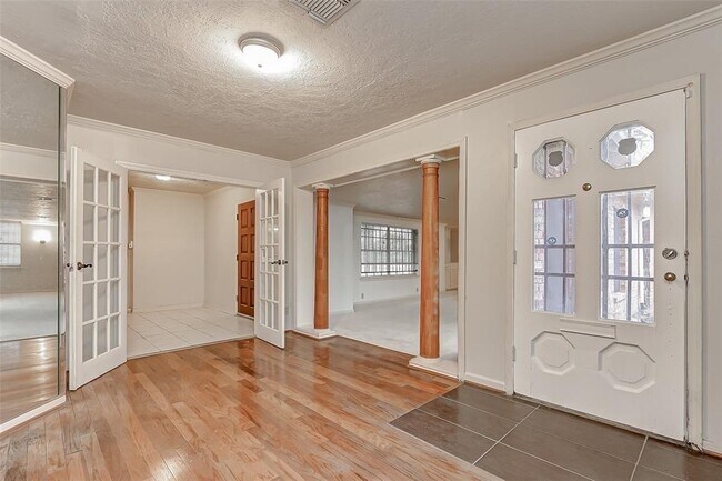 Building Photo - 6831 Reed Rd