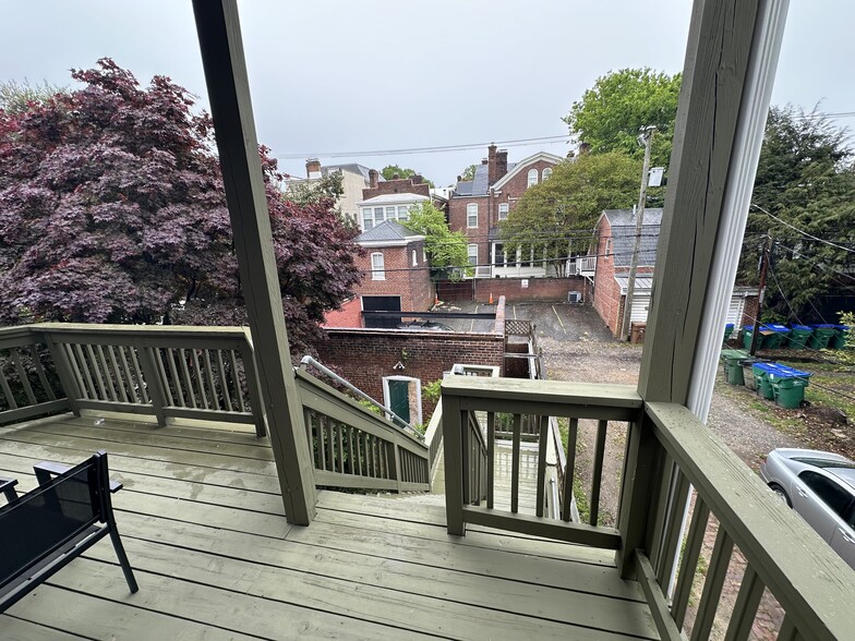 Deck - 2329 W Grace St