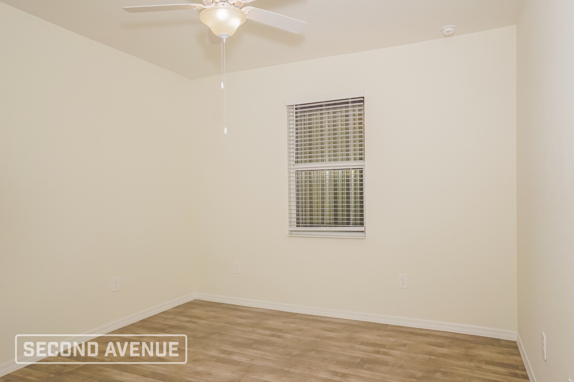 Building Photo - 1004 S Lassonde St