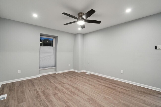 Building Photo - 3333 Comly Rd