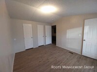 Building Photo - 3 Bed 2 Bath Home Available for Lease at L...