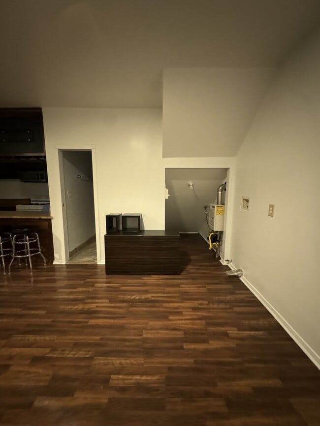 Building Photo - 1708 N Gramercy Pl
