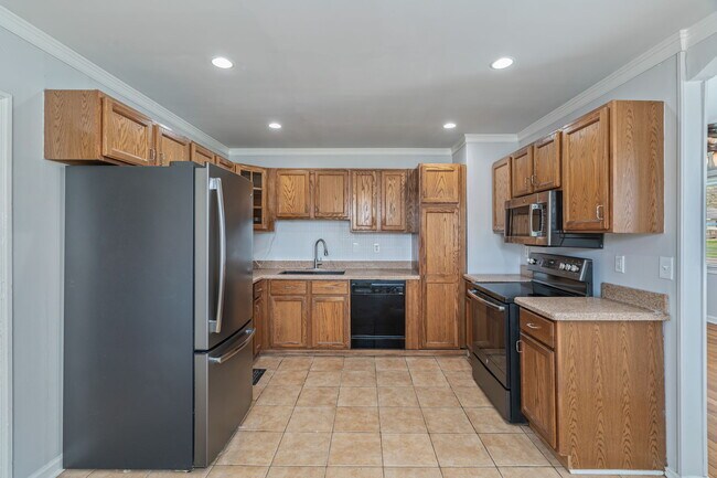 Building Photo - 3701 Vera Dr