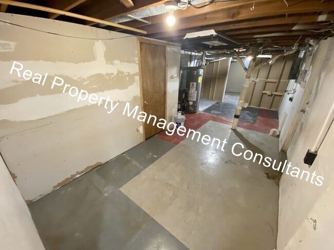 Building Photo - 6306 E 152nd St