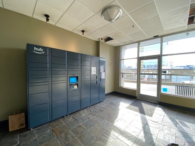 Building Photo - 118 107th Ave NE