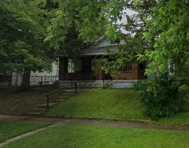Building Photo - 2227 E Riverside Dr