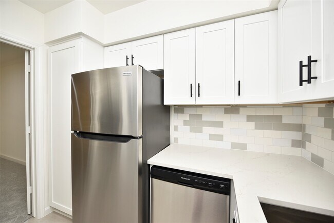 Building Photo - 2600 Bellefontaine St